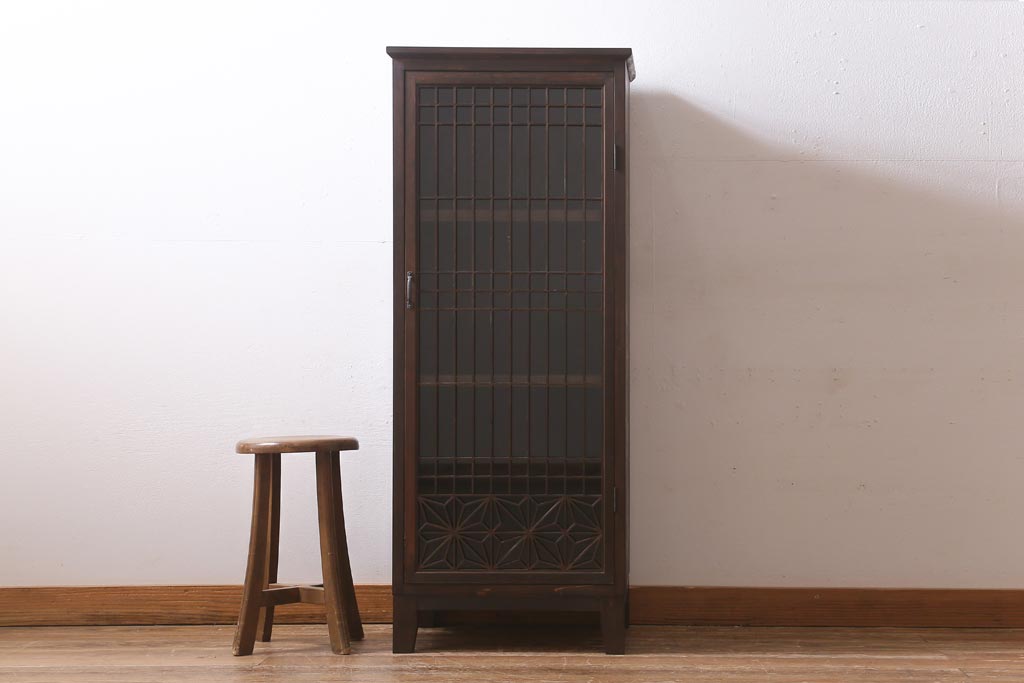 ラフジュ工房オリジナル　古建具リメイク　上品な組子の作りが風情漂う戸棚(書院戸、収納棚)(R-039262)