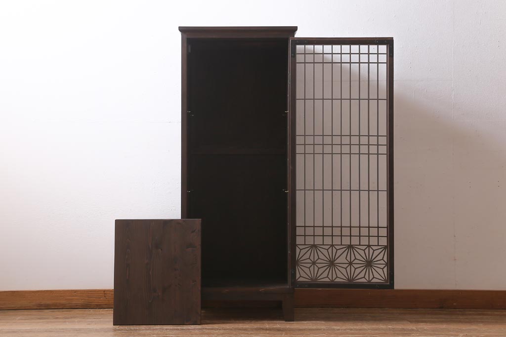 ラフジュ工房オリジナル　古建具リメイク　上品な組子の作りが風情漂う戸棚(書院戸、収納棚)(R-039262)