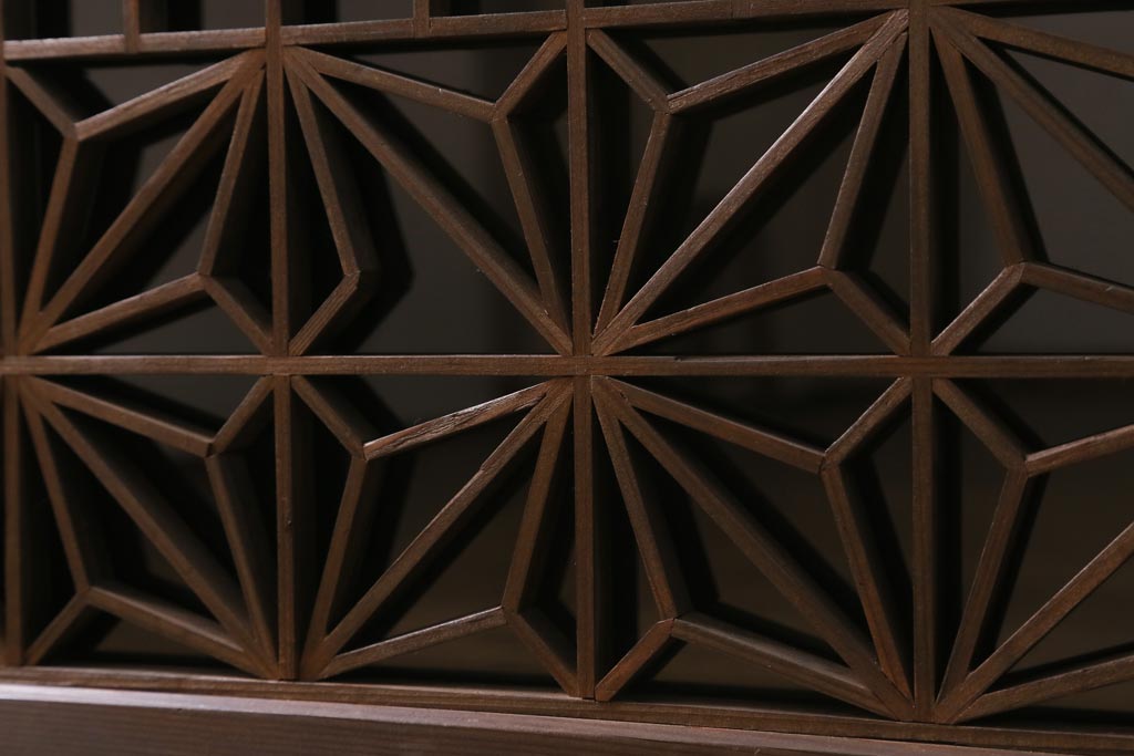 ラフジュ工房オリジナル　古建具リメイク　上品な組子の作りが風情漂う戸棚(書院戸、収納棚)(R-039262)
