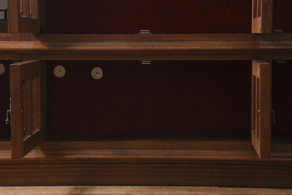 ビンテージ家具　ジャパンビンテージ　ナラ材　激レア!特注品　神戸の洋館で使われていたキャビネット(収納棚、戸棚、飾り棚)(R-039264)