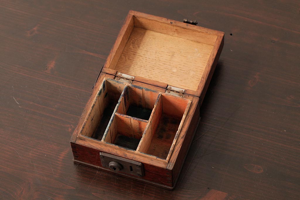 アンティーク雑貨　和製アンティーク　昭和初期　時代の味を感じさせる木箱(小箱、小物収納箱)(R-039270)