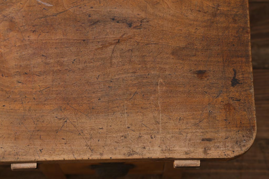 アンティーク家具　和製アンティーク　昭和初期　レトロな佇まいの文机(座机、両袖机)(R-039278)