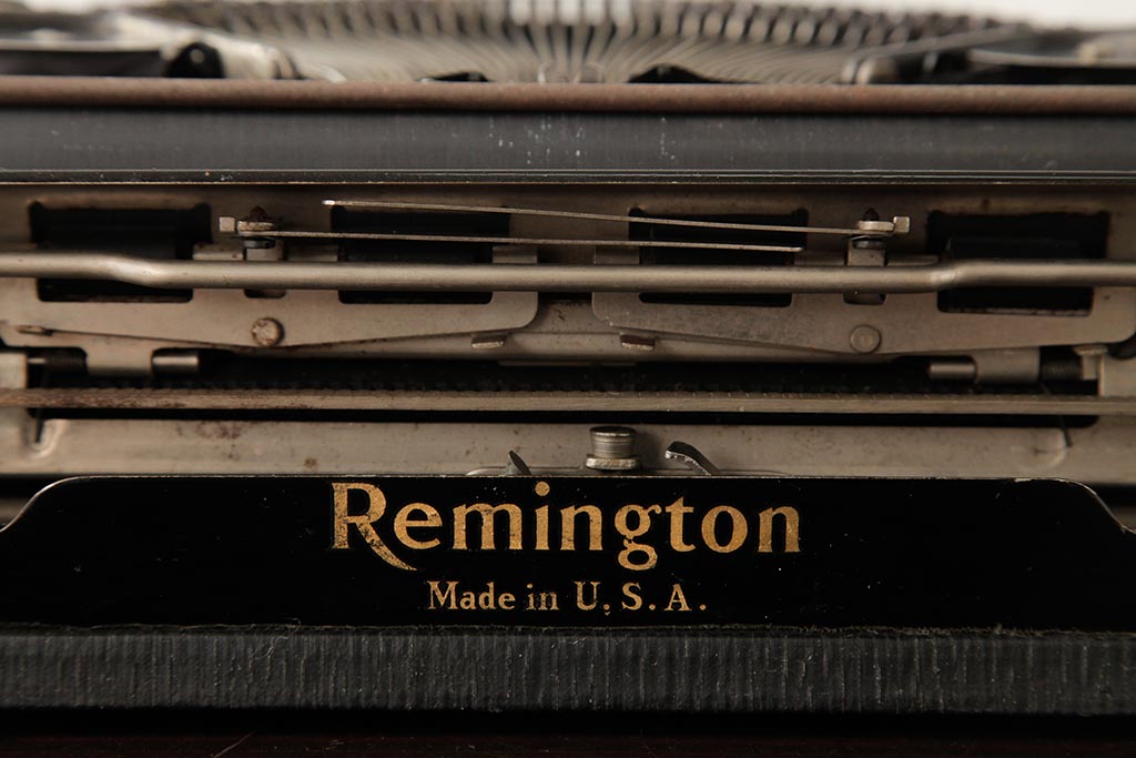 アンティーク雑貨　Remington(レミントン)　ポータブル　タイプライター　モデルB(ディスプレイ雑貨)(R-039314)