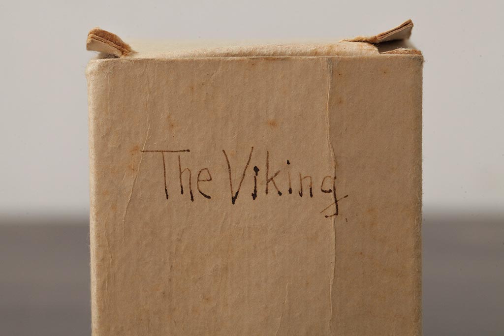 ヴィンテージ雑貨　北欧ビンテージ　Upsala Ekeby(ウプサラ・エクビー)社　Taisto Kaasinenデザイン　Viking　フィギア(置き物、ディスプレイ雑貨)(R-039316)