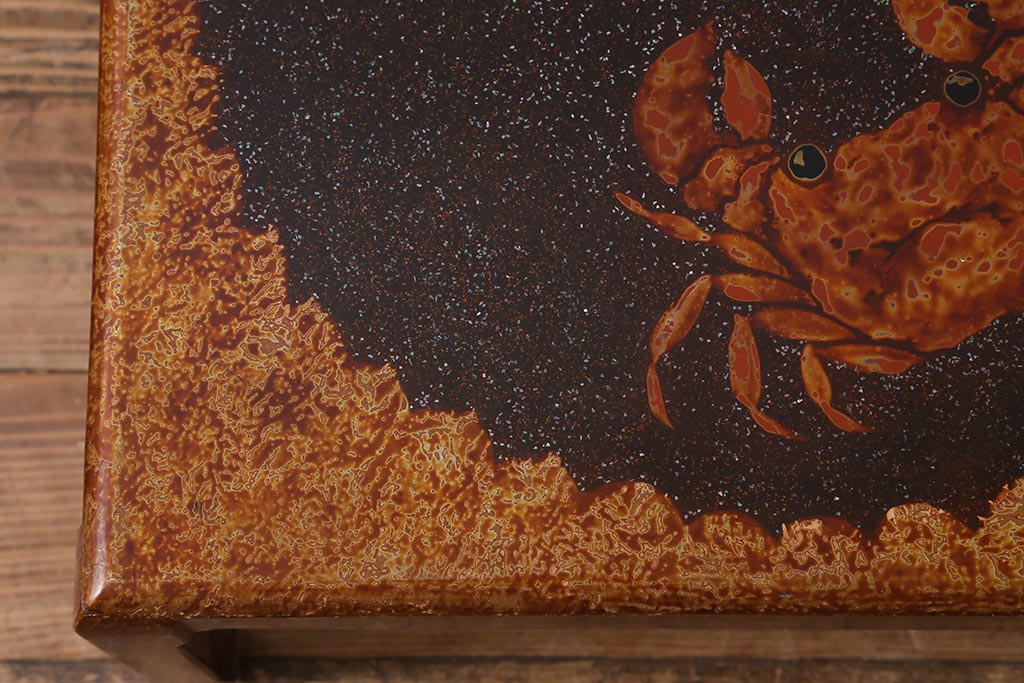 アンティーク家具　津軽塗(唐塗、変わり塗り)　螺鈿散し　蟹の図が目を引く座卓(ローテーブル)(R-039328)