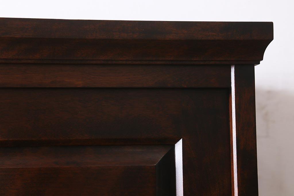 中古　北海道民芸家具　#530　和洋どちらのお部屋にも馴染みやすい戸棚付き整理タンス(衣装箪笥・重ねタンス)(R-039330)