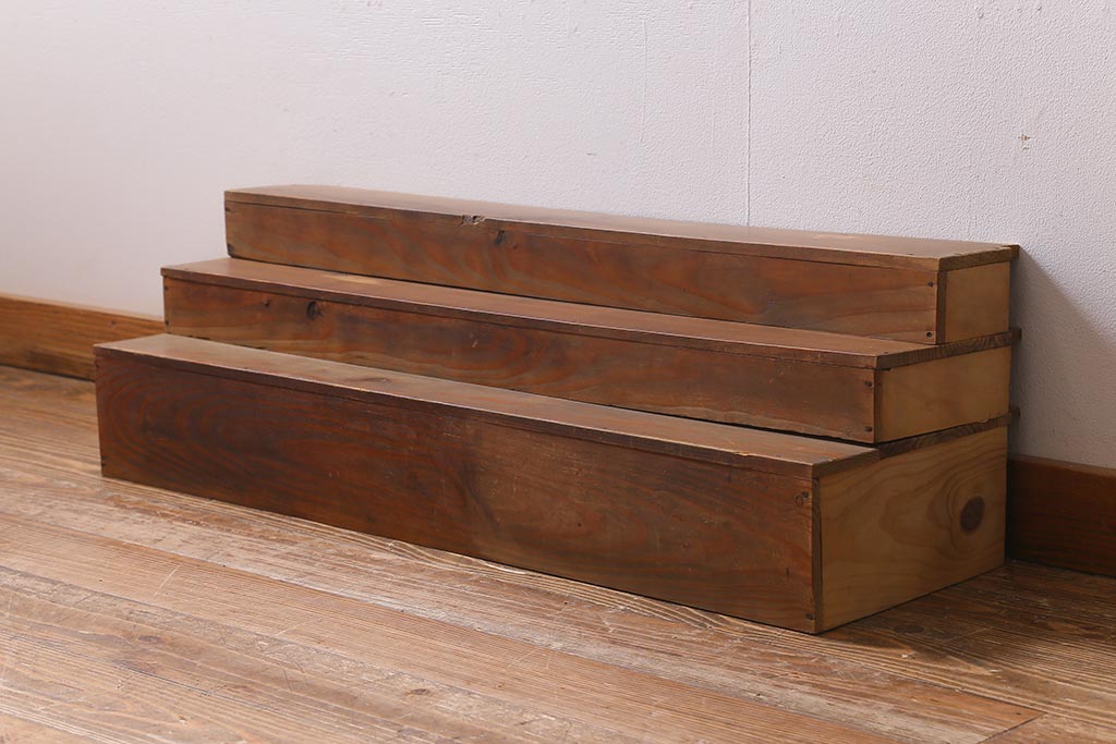 アンティーク雑貨 和製アンティーク 重ねて階段式になる木製ディスプレイ棚3個セット(飾り棚、花台)(R-039335) | ラフジュ工房