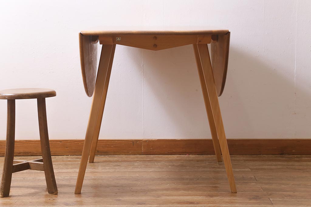 ヴィンテージ家具　イギリスビンテージ　ERCOL(アーコール)　スタイリッシュなデザインが目をひくバタフライテーブル(ドロップリーフテーブル、ダイニングテーブル)(R-039349)