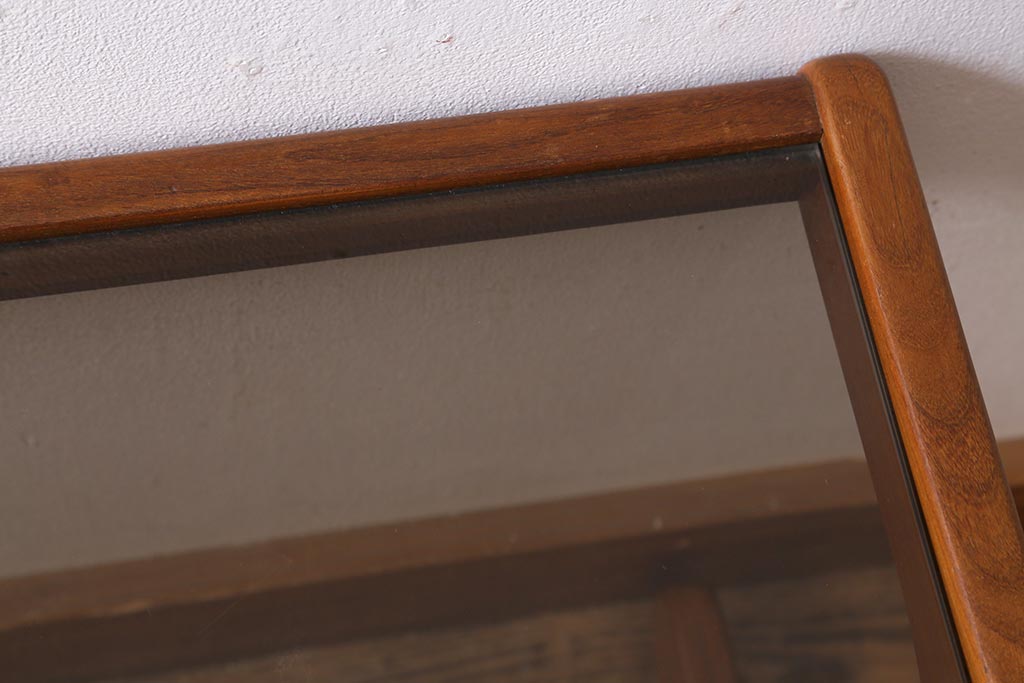 ヴィンテージ家具　北欧ビンテージ　G-PLAN(ジープラン)　チーク材　ガラス&タイルトップのコーヒーテーブル(センターテーブル、ローテーブル)(R-039361)
