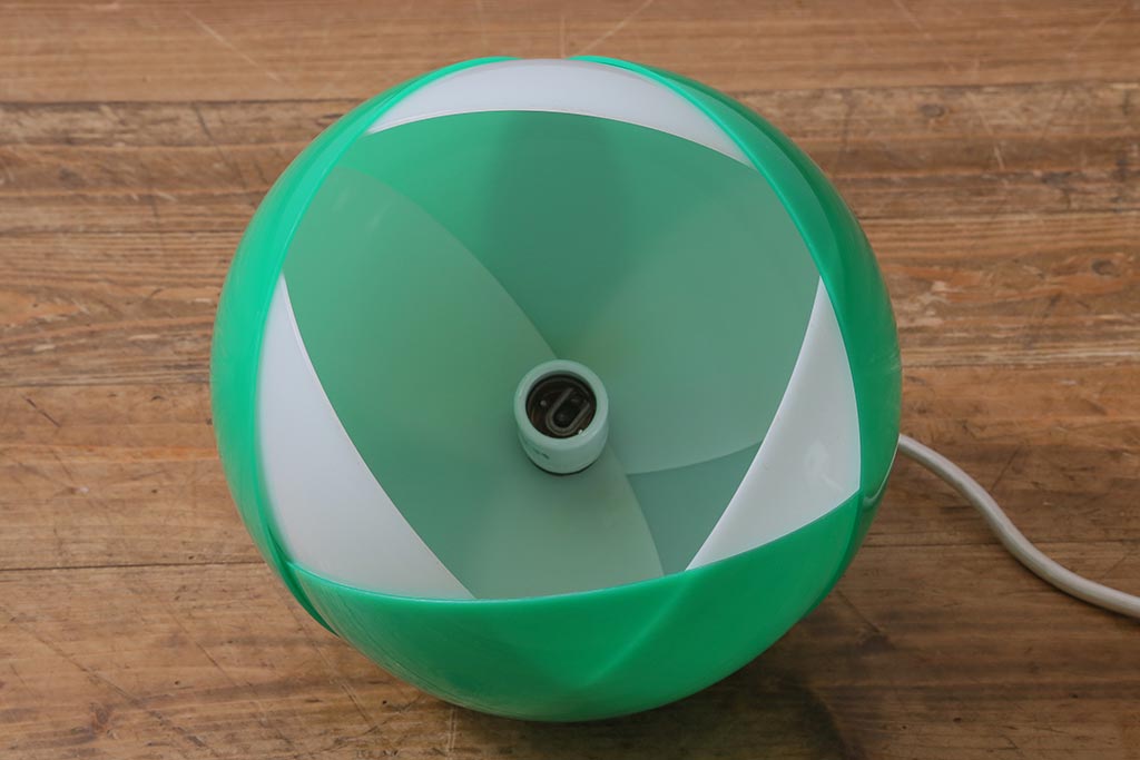 ビンテージ照明 和製ビンテージ　松下電工(ナショナル)　レトロなデザインが愛らしいプラスチックシェード照明(天井照明)(R-039384)