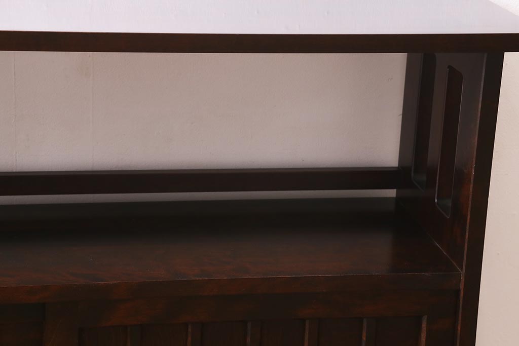 中古　北海道民芸家具　モダンな佇まいが魅力な飾り棚(茶棚、茶タンス)(R-039398)