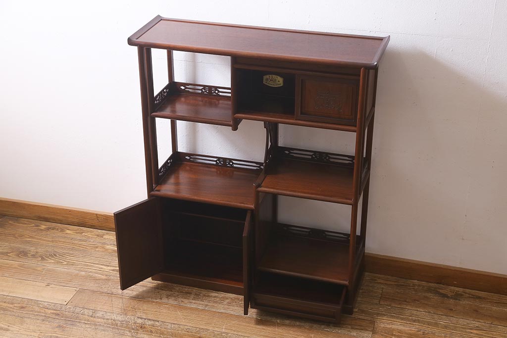 ビンテージ家具　和製ビンテージ　伝統工芸品　唐木指物　紫檀材　漆塗り　上質な和の雰囲気漂う飾り棚(茶棚、陳列棚)(R-039413)
