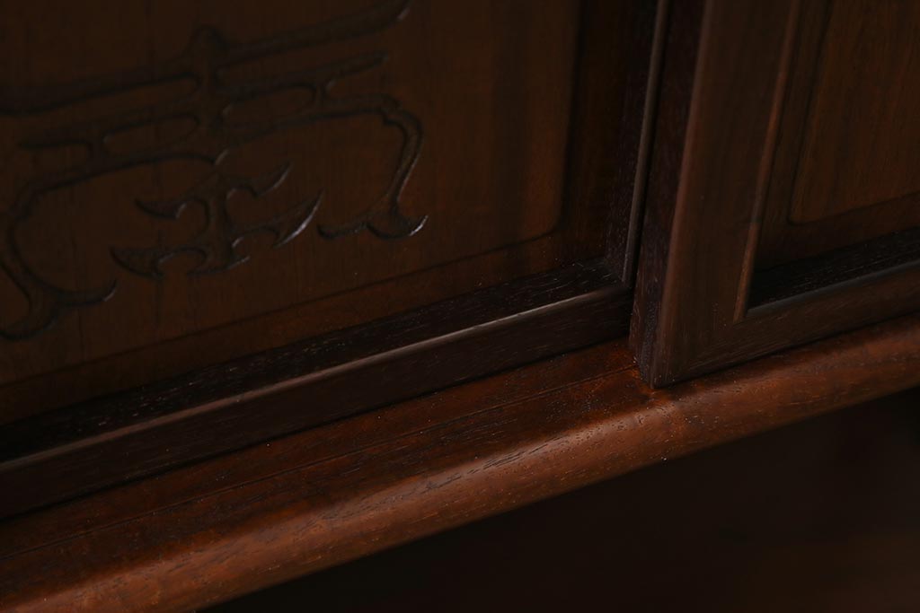 ビンテージ家具　和製ビンテージ　伝統工芸品　唐木指物　紫檀材　漆塗り　上質な和の雰囲気漂う飾り棚(茶棚、陳列棚)(R-039413)