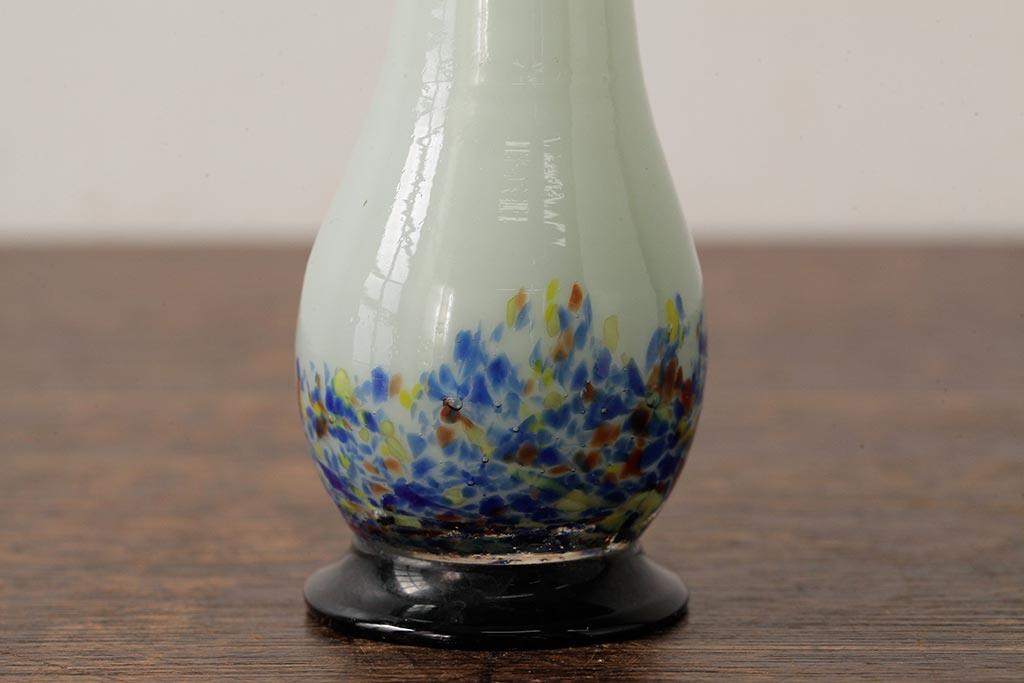 アンティーク雑貨 昭和レトロ 和ガラス 美しいフォルムが目を引く一輪挿し 花瓶 R ラフジュ工房