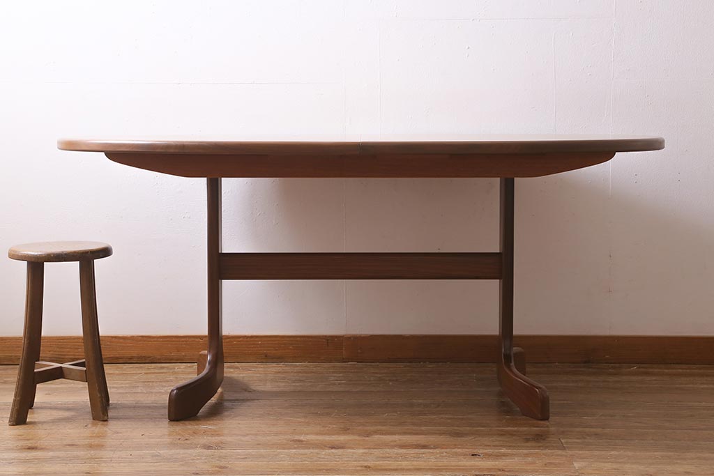 ヴィンテージ家具　G-PLAN(ジープラン) 北欧家具　チーク材　やさしく穏やかなオーバル型のエクステンションテーブル(ダイニングテーブル、ビンテージ)(R-039462)