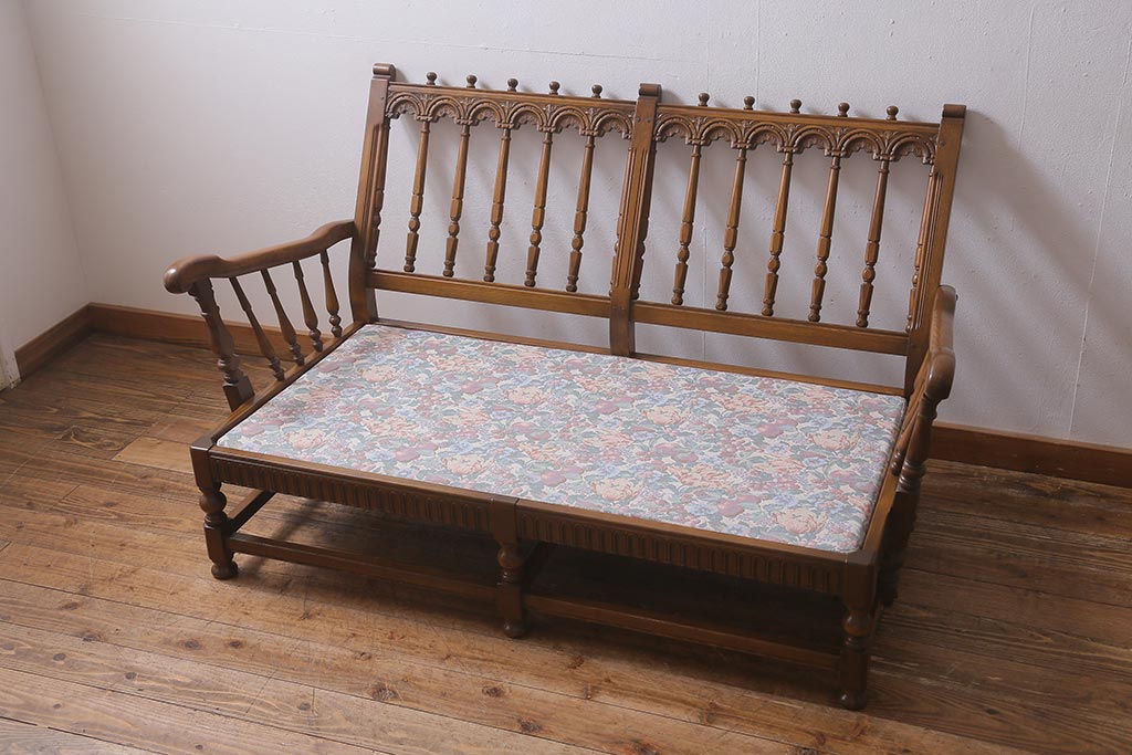 ヴィンテージ家具　美品　ERCOL(アーコール)　York Minster(ヨーク・ミンスター)　淡い色味の花柄ファブリックがお洒落な2人掛けソファ(アームソファ、ラブソファ、ビンテージ)(R-039470)