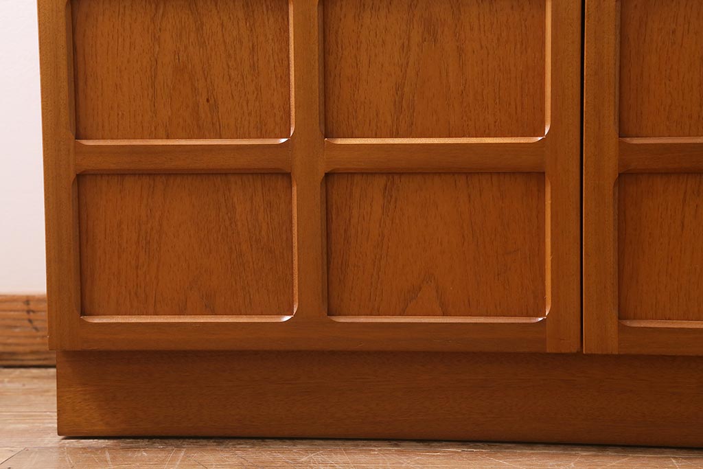 ヴィンテージ家具　北欧ビンテージ　nathan社(ネイサン)　チーク材　ウォールユニット(キャビネット、食器棚)(R-039510)