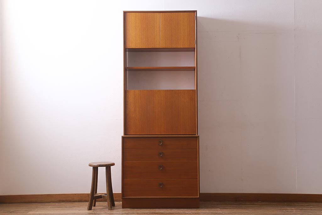 ヴィンテージ家具 G-PLAN(ジープラン) FORM FIVE チーク材製  スタイリッシュな佇まいのウォールユニット(キャビネット、収納棚、戸棚、飾り棚、ビンテージ)(R-039524) | ラフジュ工房