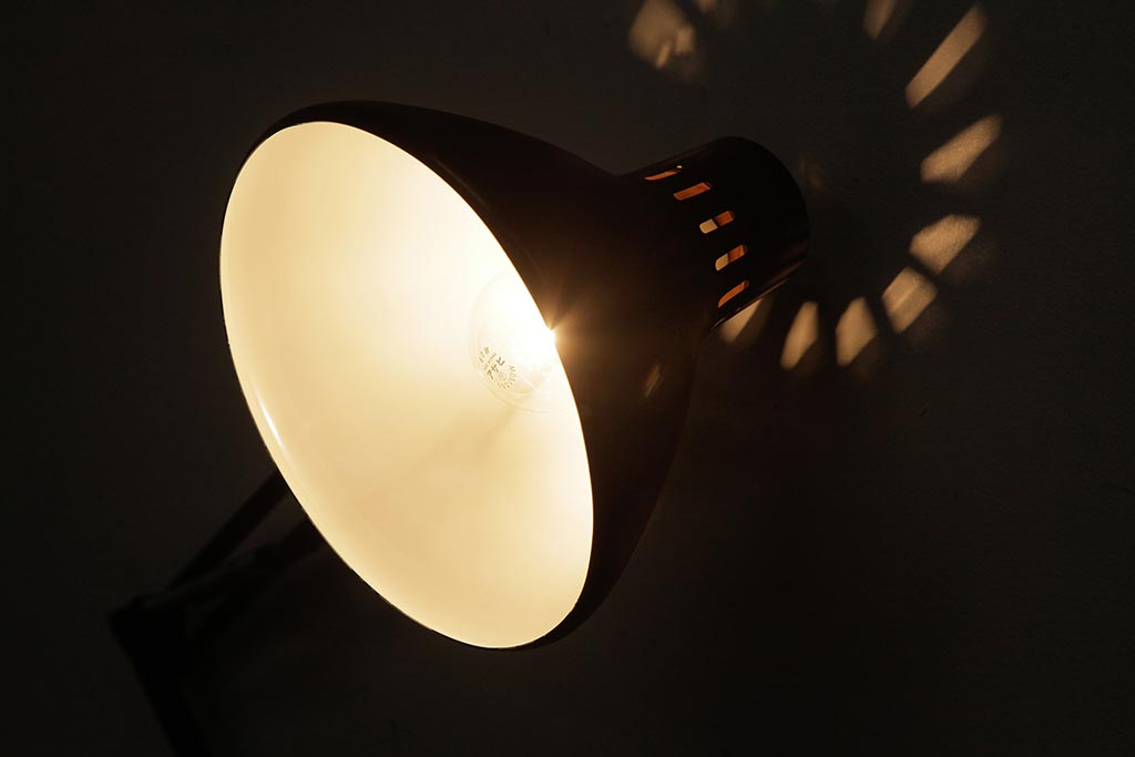 ビンテージ照明　和製ビンテージ　昭和中期　レトロな雰囲気漂うZライト(スタンドライト、卓上照明、照明)(R-039526)
