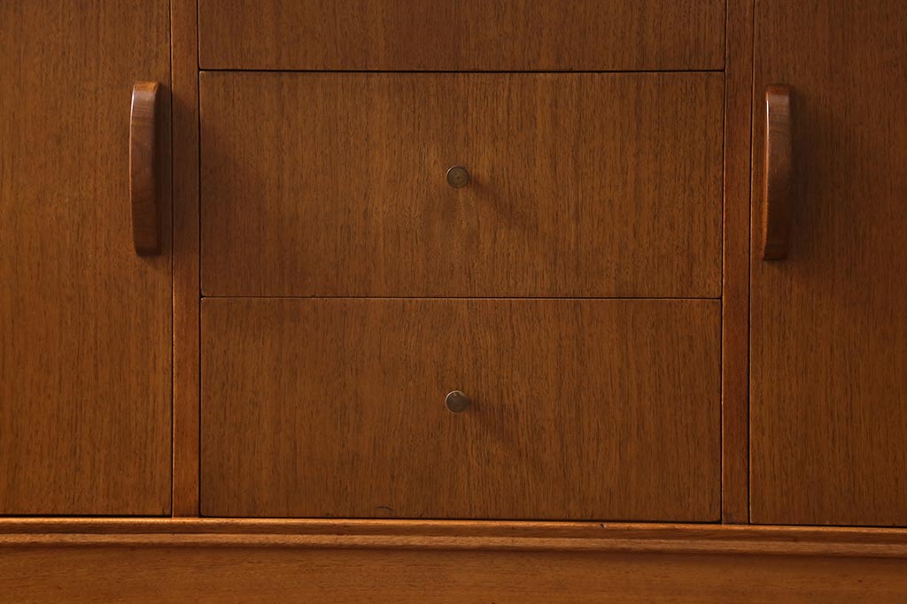 ヴィンテージ家具　北欧ビンテージ　Vanson　温かみのある雰囲気が魅力のサイドボード(サイドキャビネット、収納棚)(R-039533)