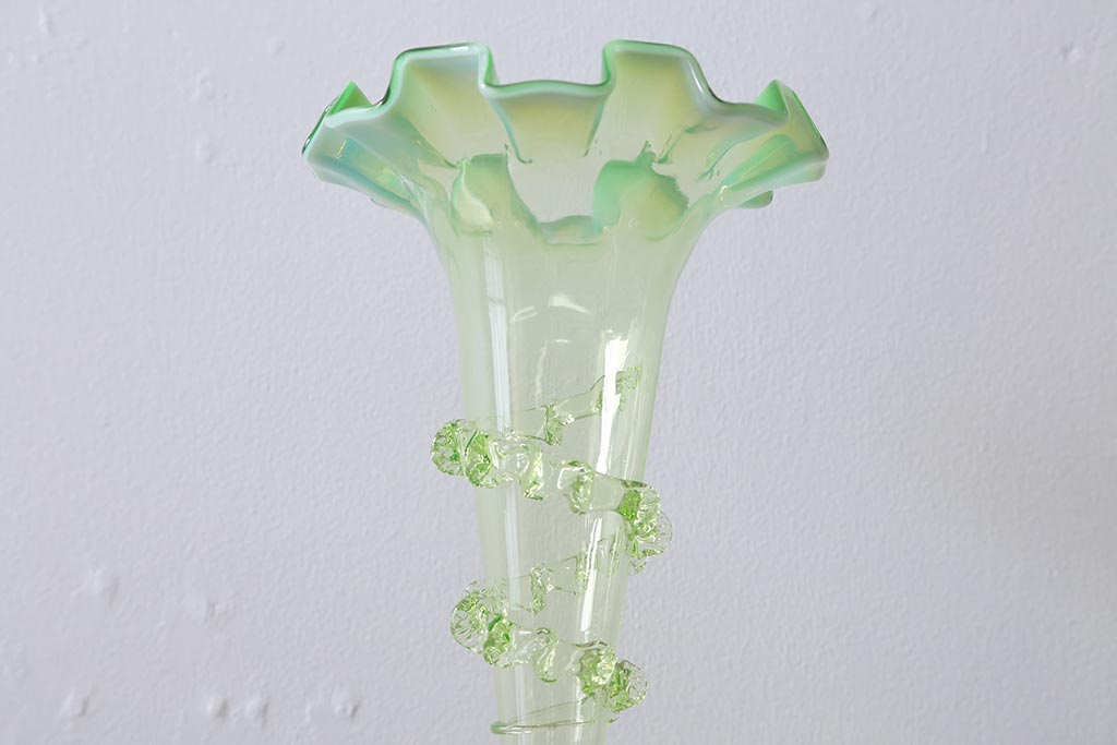 フランスアンティーク　ビクトリア朝　glass Epergne　ワセリンガラス　華やかなガラス製のセンターピース(テーブルウェア、オブジェ)(R-039549)