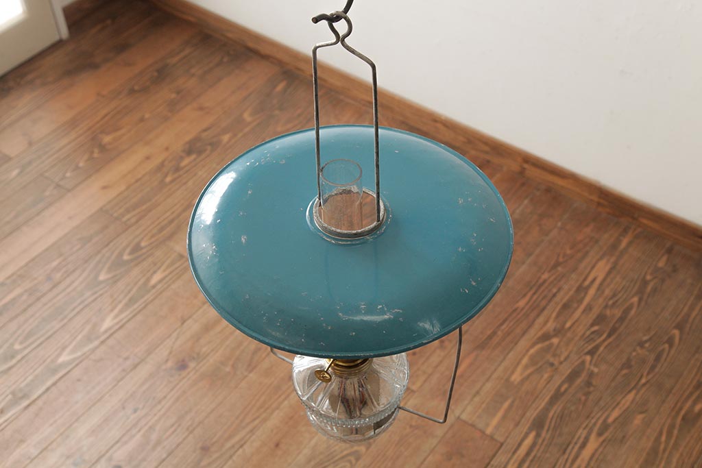 ビンテージ雑貨　アメリカビンテージ　未使用品　デッドストック　青色のアルミシェードがかわいらしいオイルランプ(吊り下げランプ)(R-039560)