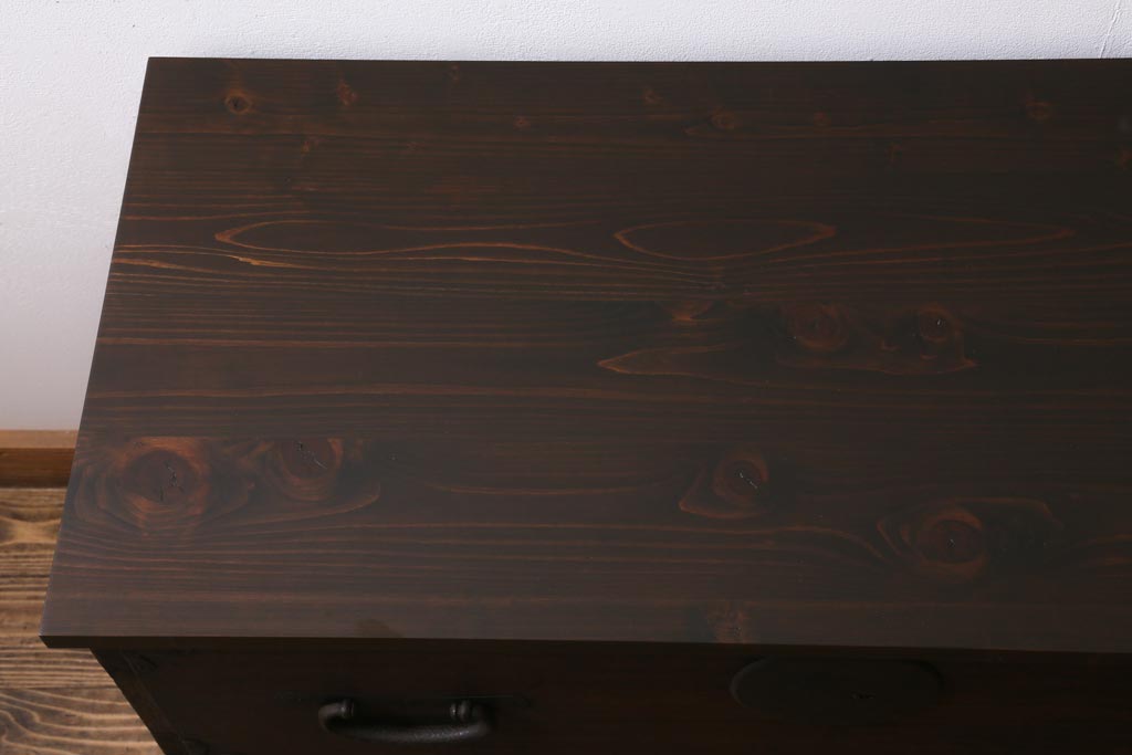 アンティーク家具　和製アンティーク　明治大正期　鉄脚付リメイク　すっきりとした佇まいが魅力の箪笥リビングボード(ローボード、チェスト、引き出し)(R-039572)