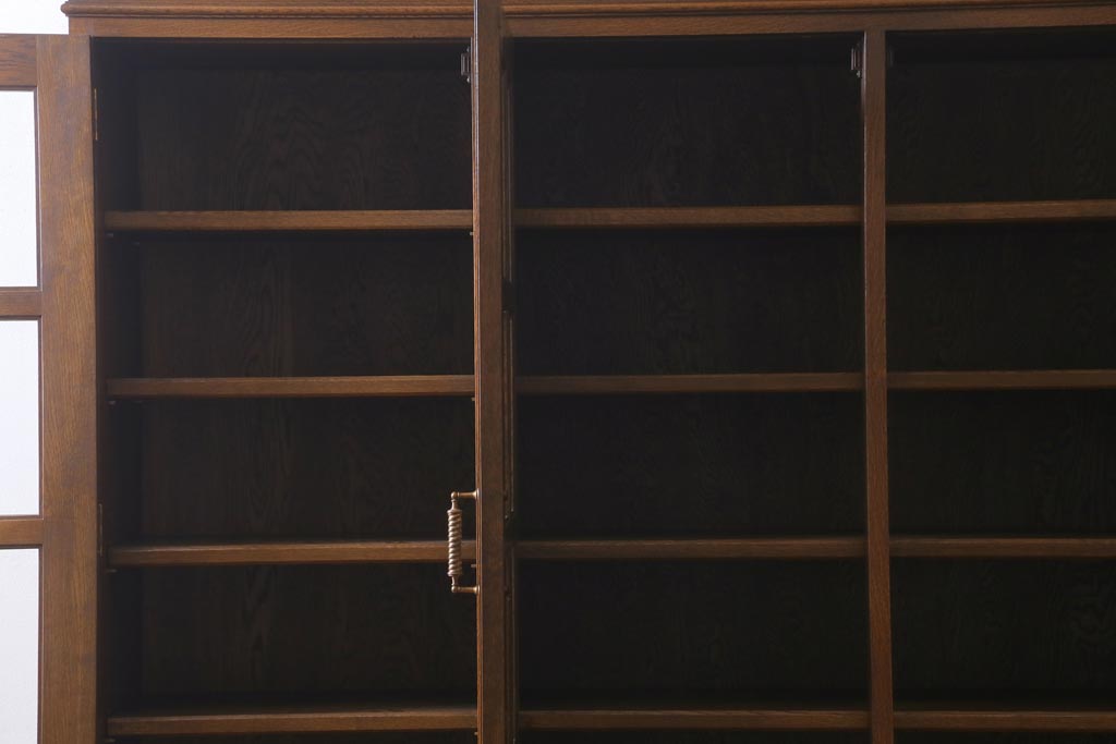 中古　永田良介商店　シックな雰囲気あふれる食器棚(カップボード、収納棚、キャビネット)(R-039581)
