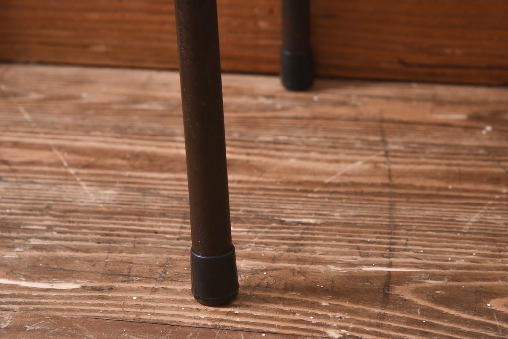 アンティーク家具　鉄脚　昭和中期　古い質感が味わい深いレトロな丸スツール(チェア、椅子)(R-039617)