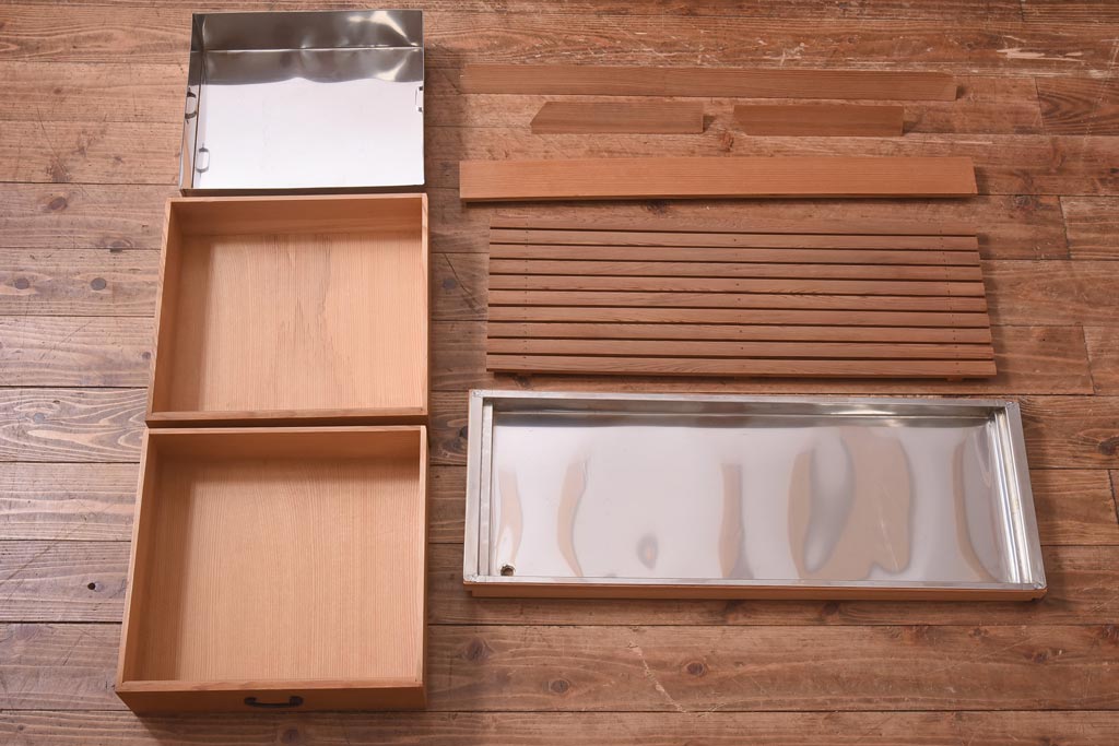 中古　民芸家具　網代引戸　柔らかな木味が上品な置水屋(茶水屋、茶道具、収納棚、引き出し)(R-039619)