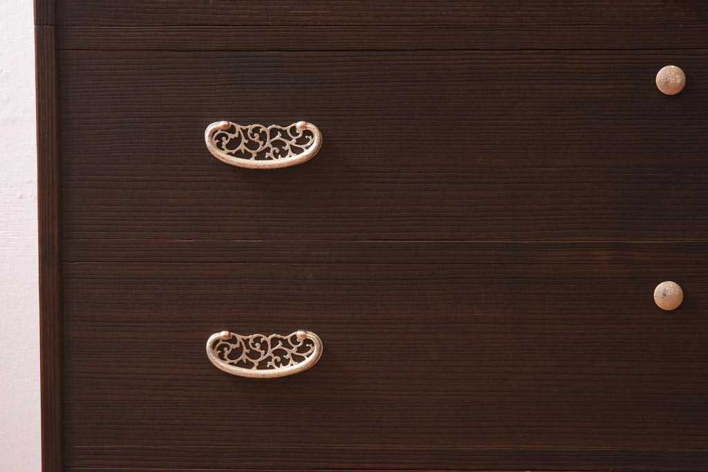 中古　国産　高級品　総桐材　木肌と金具のコントラストが美しい上品な2WAY重ね桐箪笥(和タンス、衣装箪笥、衣装盆付き、桐たんす)(R-039622)
