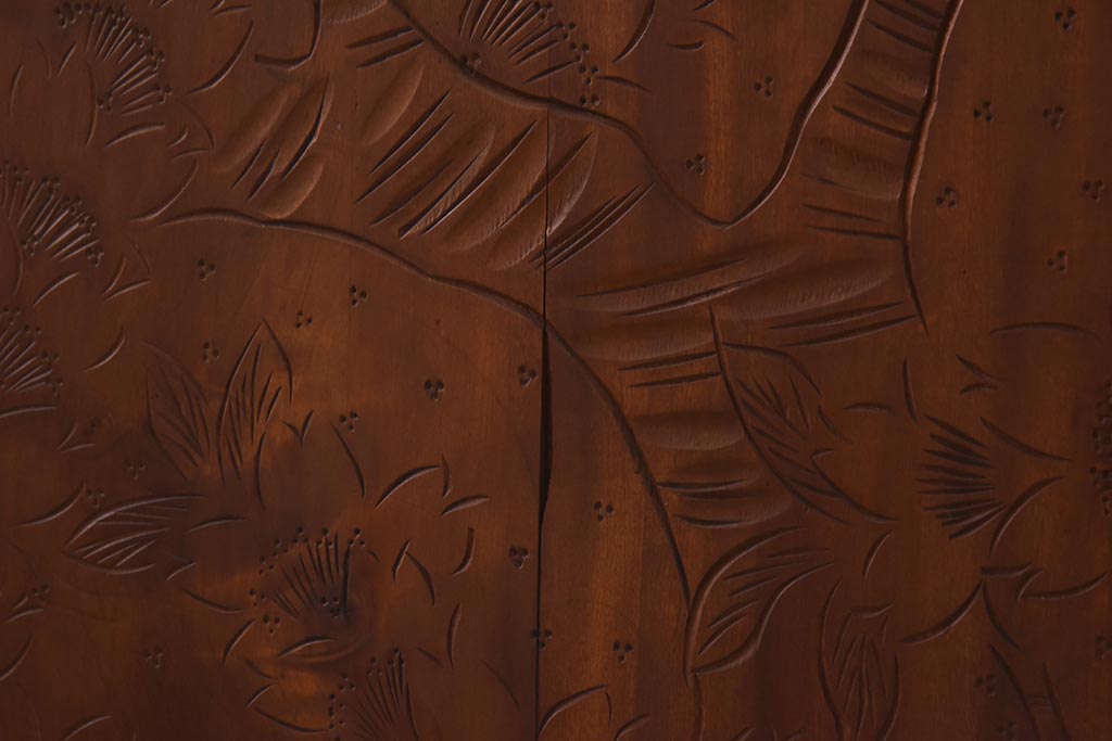 ビンテージ家具　中古　伝統工芸　軽井沢彫り　和空間を高める桜の浮き彫りのビンテージチェスト(引き出し)(R-039629)