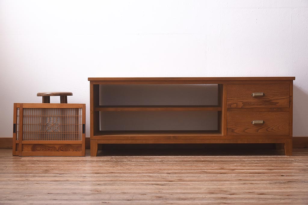 ラフジュ工房オリジナル　古建具リメイク　五七の桐紋　組子　上品な和の雰囲気が魅力的なテレビ台(ローボード、収納棚、テレビボード、書院戸)(R-039640)