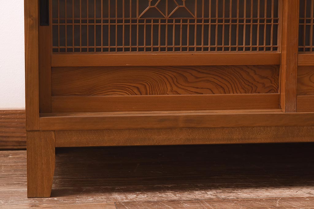 ラフジュ工房オリジナル　古建具リメイク　五七の桐紋　組子　上品な和の雰囲気が魅力的なテレビ台(ローボード、収納棚、テレビボード、書院戸)(R-039640)