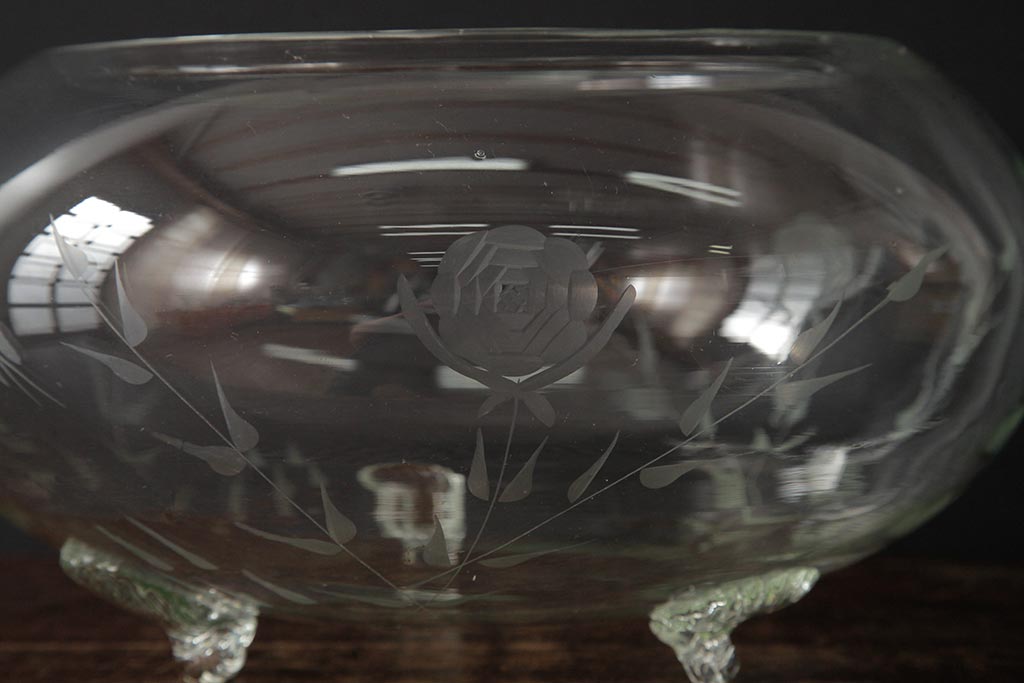 アンティーク雑貨　和製アンティーク　花蝶図　シックな雰囲気漂うガラス水盤(水鉢、睡蓮鉢、金魚鉢、花器)(R-039660)