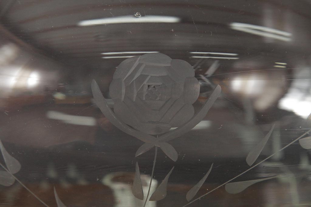 アンティーク雑貨　和製アンティーク　花蝶図　シックな雰囲気漂うガラス水盤(水鉢、睡蓮鉢、金魚鉢、花器)(R-039660)
