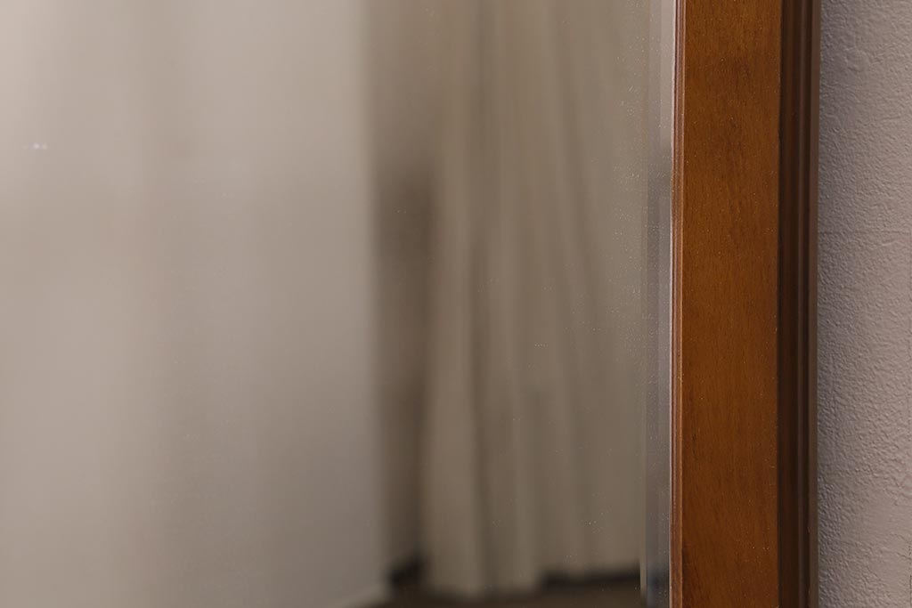 中古　カリモク　クラシカルな雰囲気漂う壁掛けミラー(鏡、ウォールミラー)(R-039693)です。