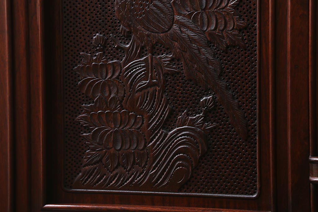 中古　民芸家具　唐木　花梨材　華やかな意匠が存在感を放つサイドボード(キャビネット、飾り棚、カリン材)(定価約180万円)(R-039713)