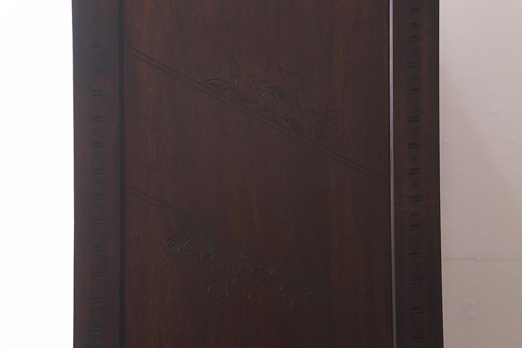 ビンテージ家具　中古　伝統工芸　軽井沢彫り　咲き誇る桜の浮き彫りが目を引く重ね衣装箪笥(和タンス、引き出し、衣装盆付き、着物箪笥)(R-039717)