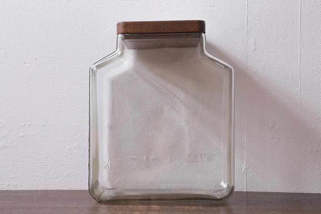 レトロ雑貨　オリエンタルカレー　木製の蓋が魅力的なアンティークのガラスビン(ガラス瓶、角瓶)(R-039732)