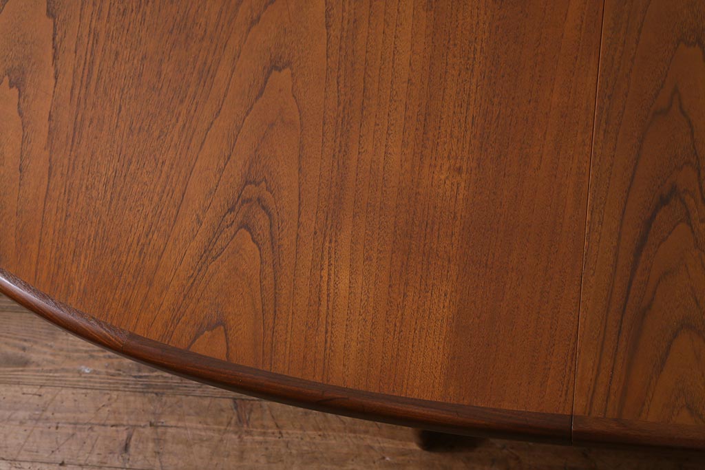ヴィンテージ家具　G-PLAN(ジープラン) 北欧家具　チーク材　お部屋に優しい印象を添えるオーバル型のエクステンションテーブル(ダイニングテーブル、ビンテージ)(R-039742)