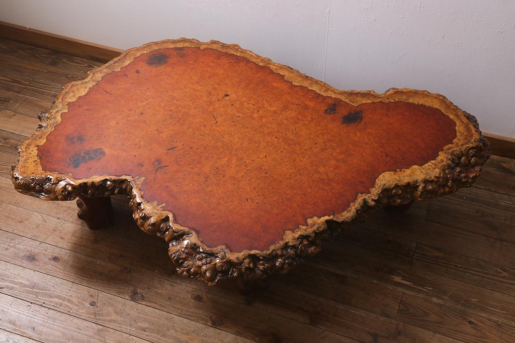 中古　特大　極厚天板　カリン材(花梨材)　鳥眼杢　自然の造形美が存在感を放つ座卓(定価約230万円)(ローテーブル)(R-039744)