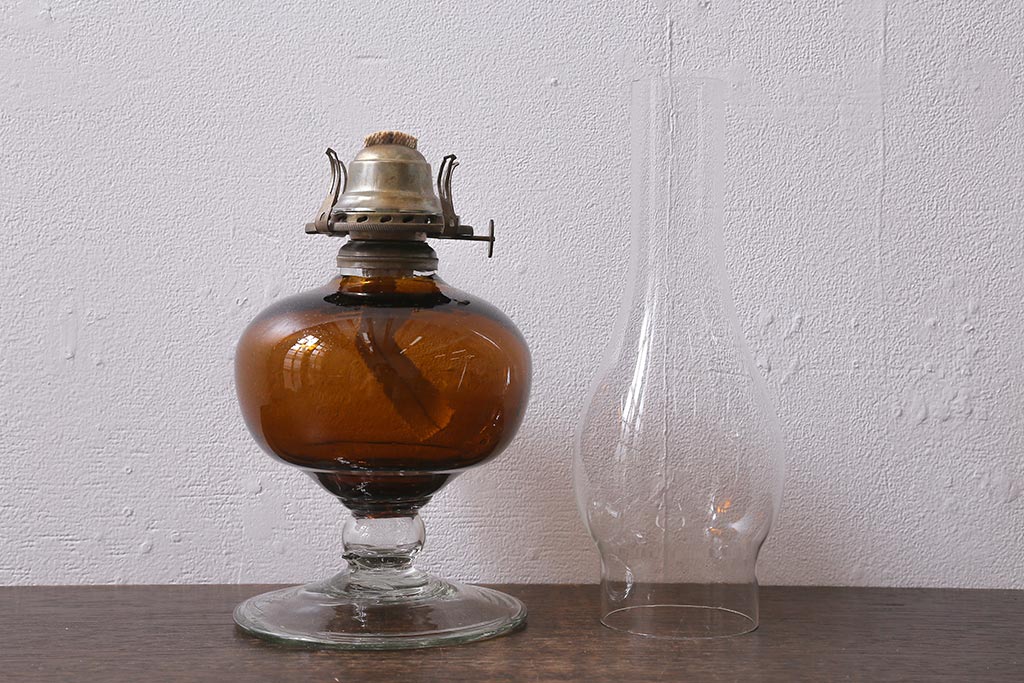 アンティーク雑貨　大正ロマン　8分芯　アンバーガラスのオイルランプ(灯油ランプ、卓上ランプ)(R-039797)