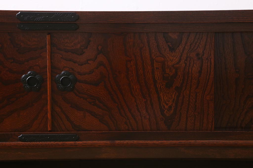 中古　リメイク家具　岩谷堂箪笥　高級感あふれる和の雰囲気を演出するローボード(収納棚、戸棚、テレビボード)(R-039817)