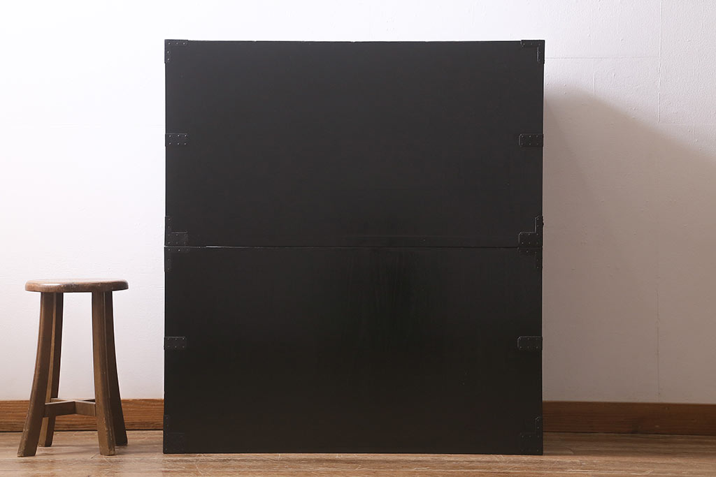 【セミオーダー家具実例】漆絵が施された明治大正期の重ね箪笥に高品質リペア!!元の雰囲気を損なわぬよう、修繕・カシュー塗装を施し綺麗に仕上げました。(アート家具、アート箪笥、収納箪笥、時代箪笥、向日葵、ひまわり)