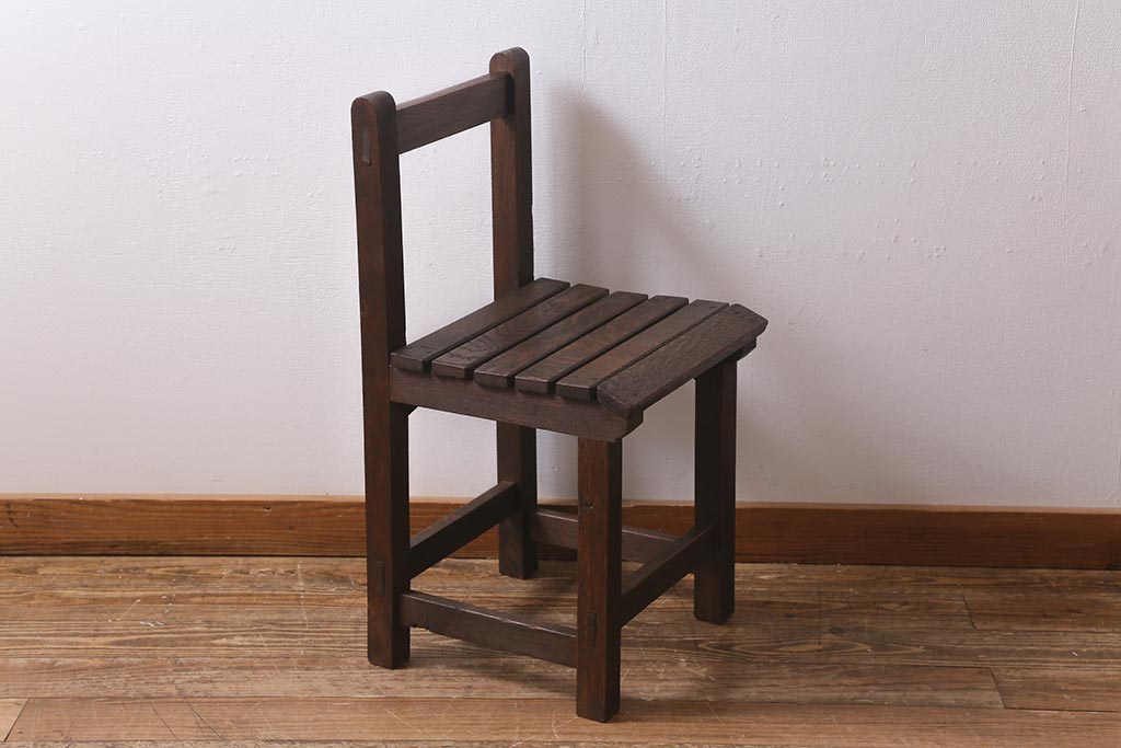 アンティーク家具　和製アンティーク　樫材　素朴な風合いがレトロな木製チェア(椅子、板座チェア)(R-039873)