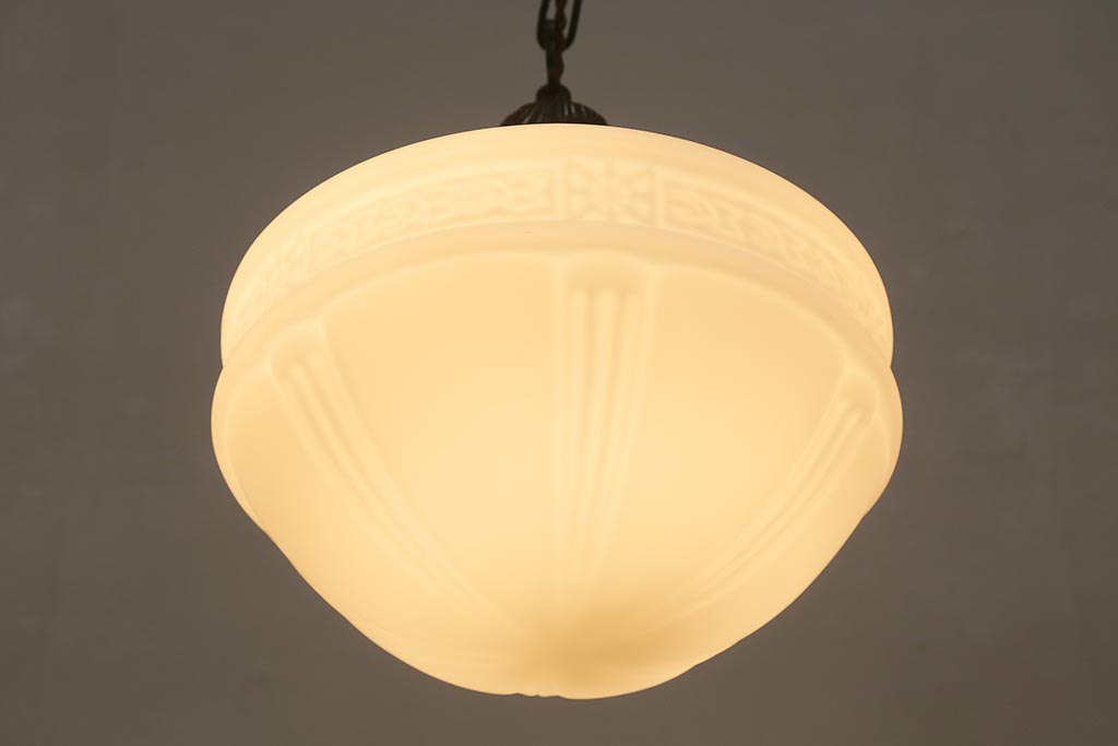 アンティーク照明　ブラケットの意匠が上品な陽刻照明(ペンダントライト、天井照明、吊り下げ照明)(R-039901)