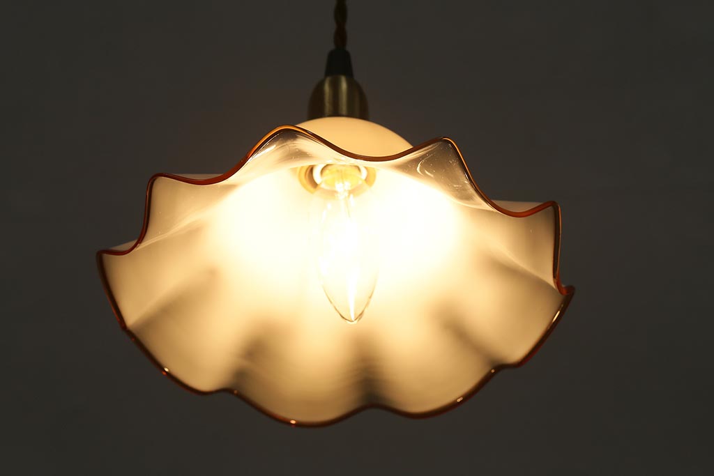 イギリスヴィンテージ照明　橙縁フリルが可愛いミルクガラスペンダントライト(ランプシェード、天井照明、ビンテージ)(R-039914)