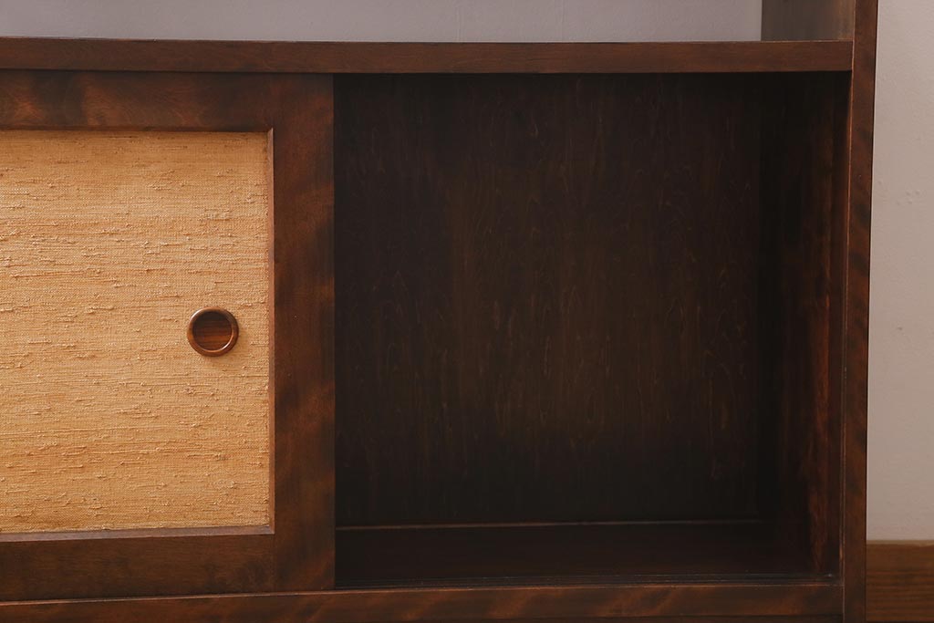 中古　九州民芸家具　すっきりとしたデザインで落ち着きのある飾り棚(収納棚、茶棚)(R-039934)