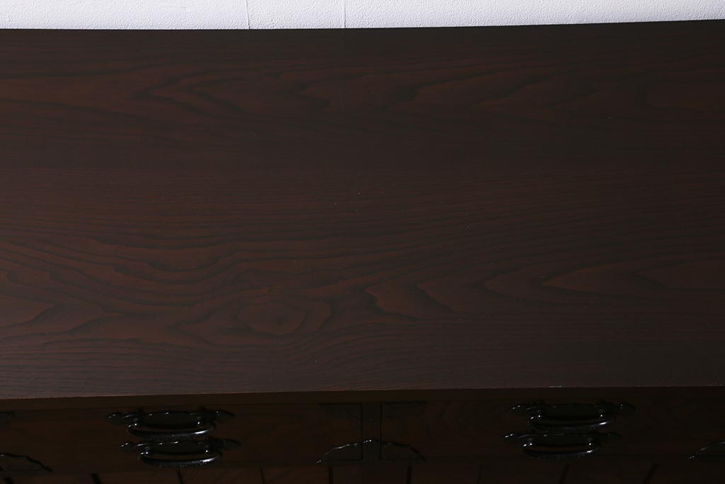 中古　筑後民芸家具　天板リメイク・厚い栗材　重厚感のある佇まいが魅力のサイドボード(収納棚、食器棚、テレビボード)(R-039947)